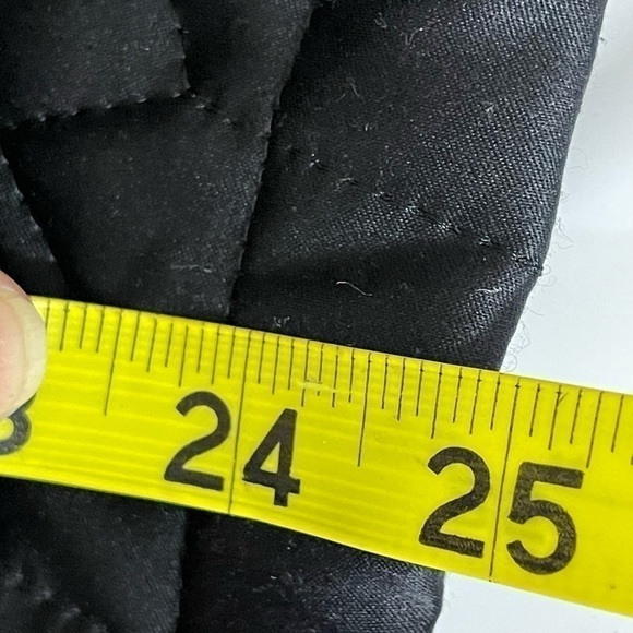 Context sz med black quilted vest in very soft fabric - Picture 9 of 12